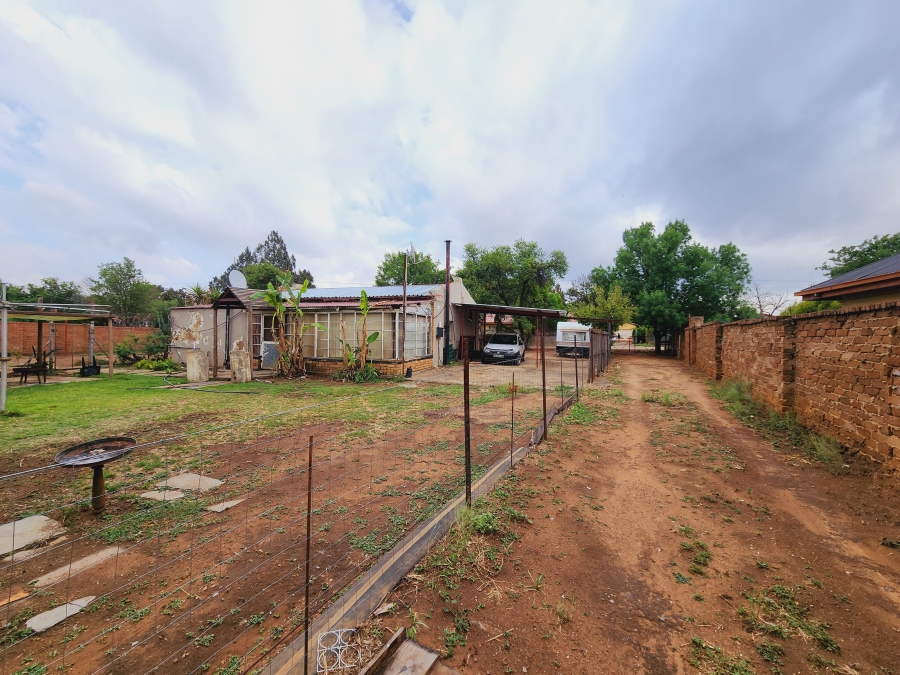 6 Bedroom Property for Sale in Elandsheuwel North West